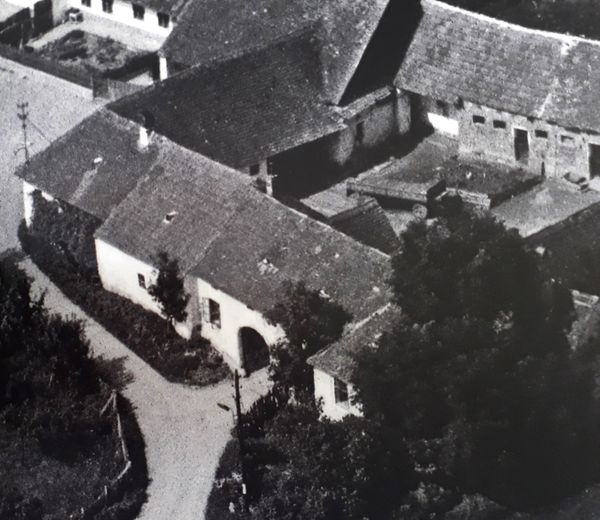 Historical view of the former farm - now Quartier35 - in Gaindorf, Austria/dist/img/header/x